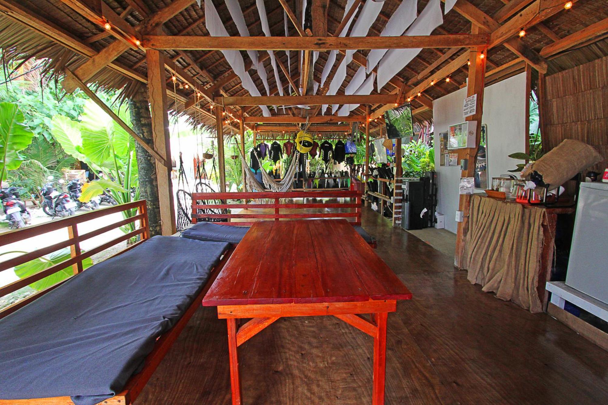 Ozen Freediving Hostel General Luna  Bagian luar foto